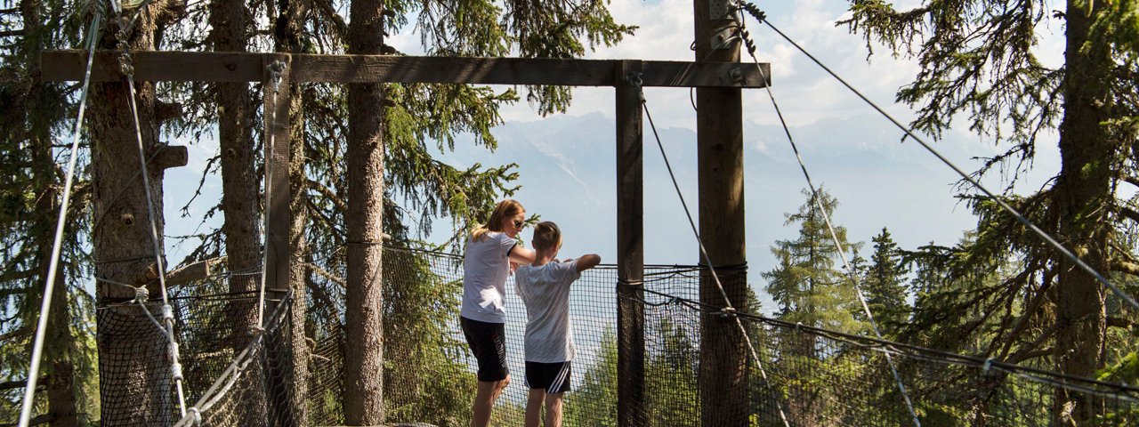 Tra le case sugli alberi nel parco per le famiglie, © Tirol Werbung/Frank Bauer