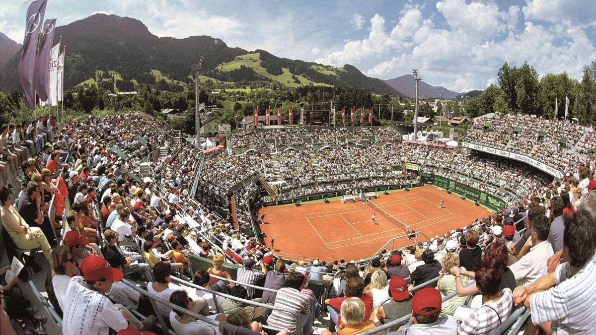 Da più di 70 anni a Kitzbühel avvengono diversi tornei internazionali di tennis. Attualmente la ATP, associazione internazionale di tennis programma le Austrian Opens., © Kitzbühel Tourismus