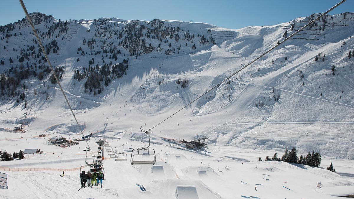 Libertà vuol dire misurare le proprie frontiere. Una dozzina d' Obstacles non sfida soltanto gli principianti dello ski e snowboard ma anche gli esperti., © Mayrhofner Bergbahnen