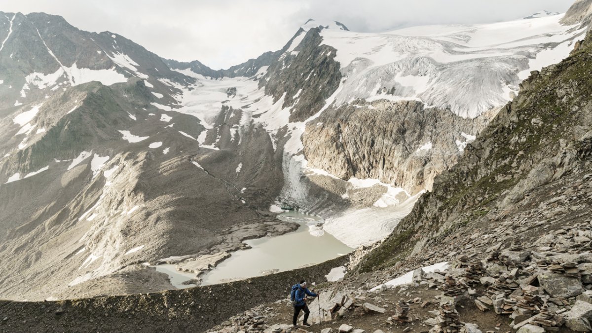 Al valico Peiljoch tra i rifugi Sulzenauhütte e Dresdner HütteL’Alta via dello Stubai