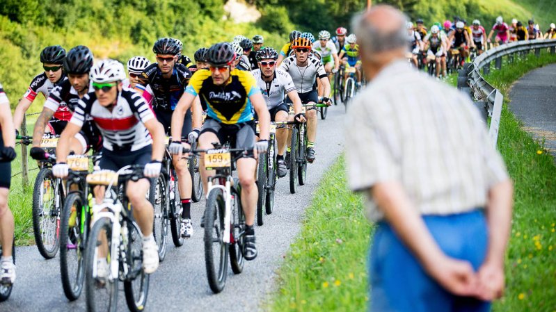 Nel 2024 la Bike Transalp conduce da Ehrwald fino a Arco sul lago di Garda., © Henning Angerer