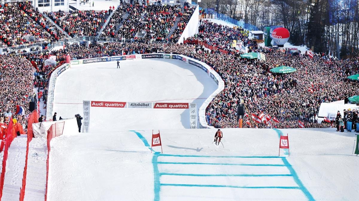 La gara dell'Hahnenkamm sulla pista Streif e Ganslernhang sono considerate le discese più dure sul campo sciistico alpino. Inoltre avranno luogo anche numerosi party e side-eventi. L'evento Hahnenkamm rappresenta per Kitzbühel il culmine sociale e sportivo di tutto l'anno., © Kitzbühel Tourismus