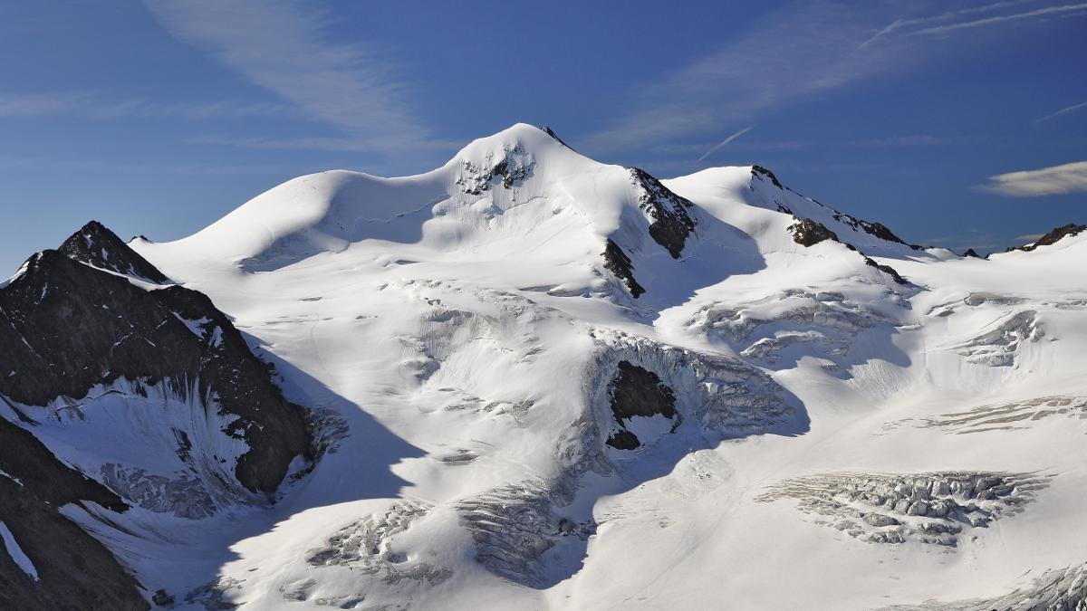 Montagne alte si trovano tantissime nelle Alpi; attorno il comune di St. Leonhard è collocato il monte Hohe Wildspitze. Con un’altezza di 3.768 metri d’altitudine, viene considerato il monte più alto del Tirolo del Nord e dopo il Großglockner, quello più alto dell’ Austria., © Jörg Lutz