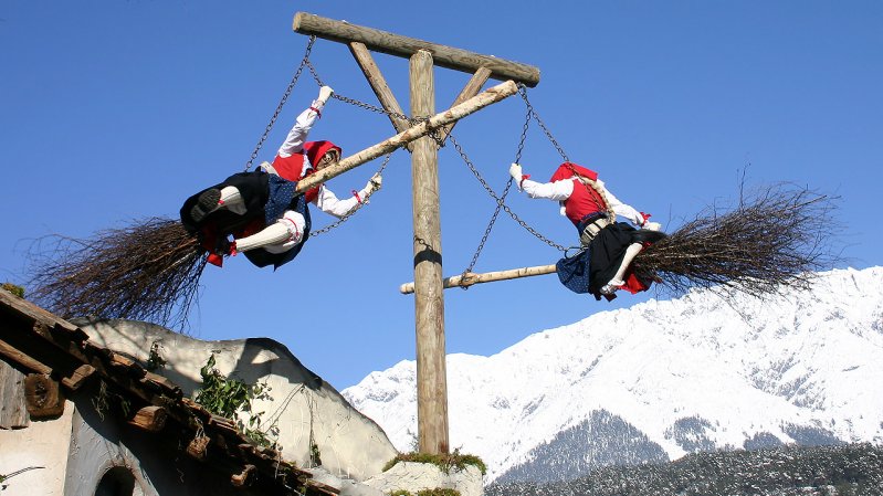 Le streghe volanti del carnevale di Tarrenz, © Fasnacht Tarrenz