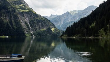 Il lago Vilsalpsee nella valle Tannheimer Tal, © Tirol Werbung/Lisa Hörterer