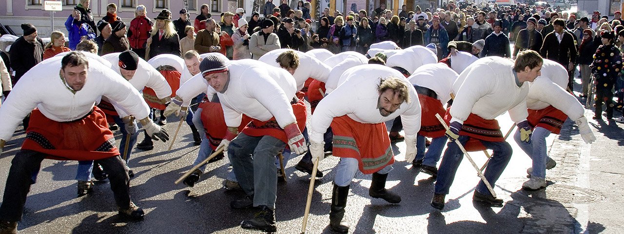 La sfilata Axamer Wampelerreiten, © Fasnachtsverein Axams