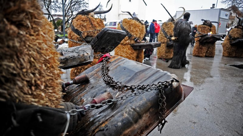 Tambureggiare ritmico durante il corteo, © Tirol Werbung/Lea Neuhauser